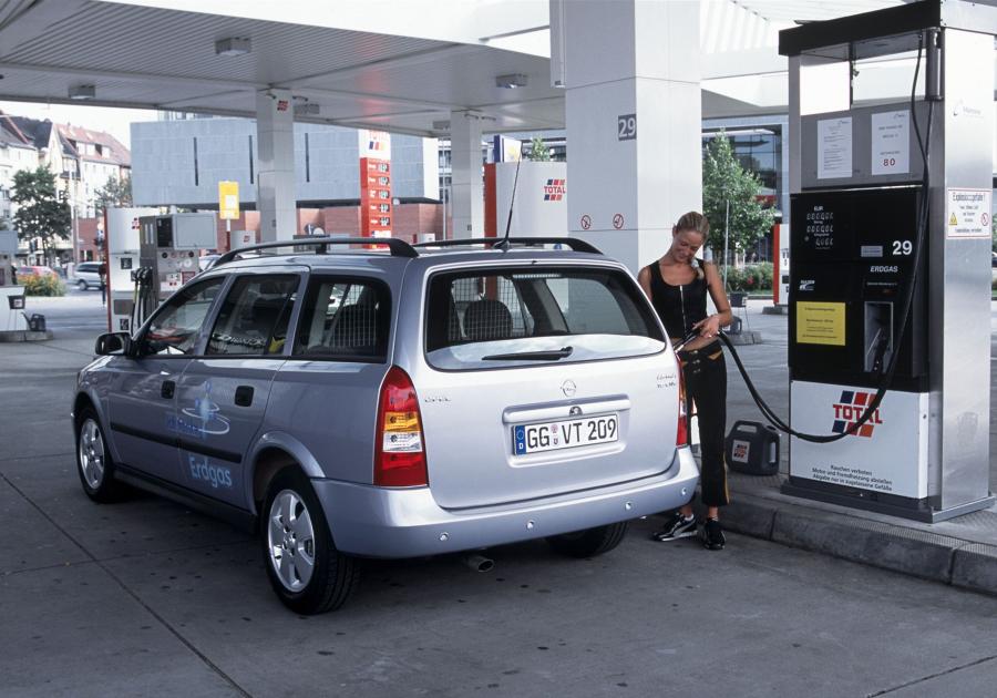  Opel Astra Caravan 1998 года  (фото 3 из 12)